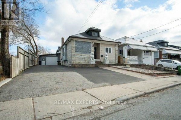 87 Castleton Avenue, Toronto, Ontario  M6N 3Z7 - Photo 1 - W8196510