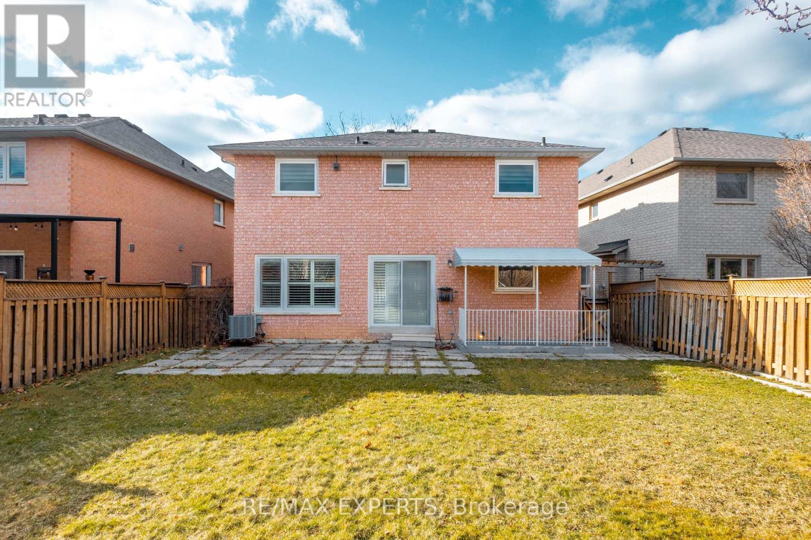 232 Barondale Drive, Mississauga, Ontario  L4Z 3S4 - Photo 3 - W8196558