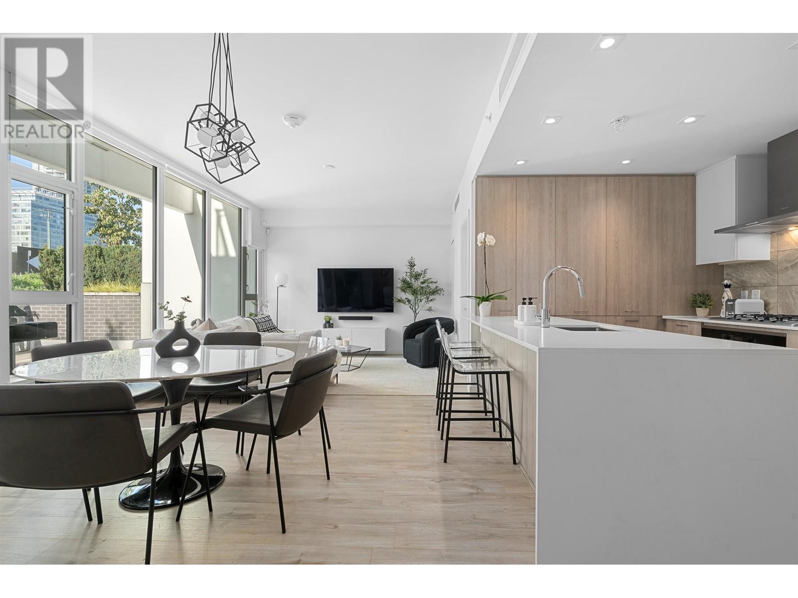 Th03 2288 Alpha Avenue, Burnaby, British Columbia  V5C 0L9 - Photo 2 - R2864532