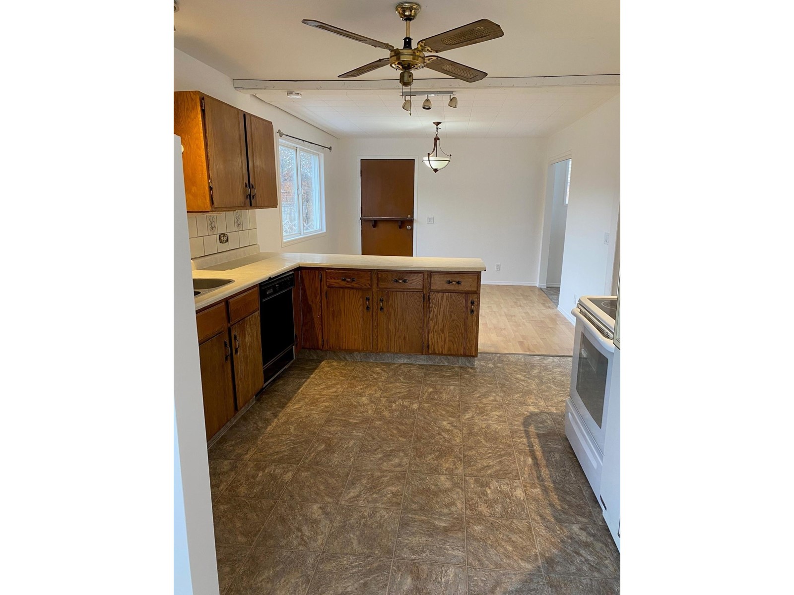 230 Buchanan Street, Kimberley, British Columbia  V1A 1V7 - Photo 3 - 2475857