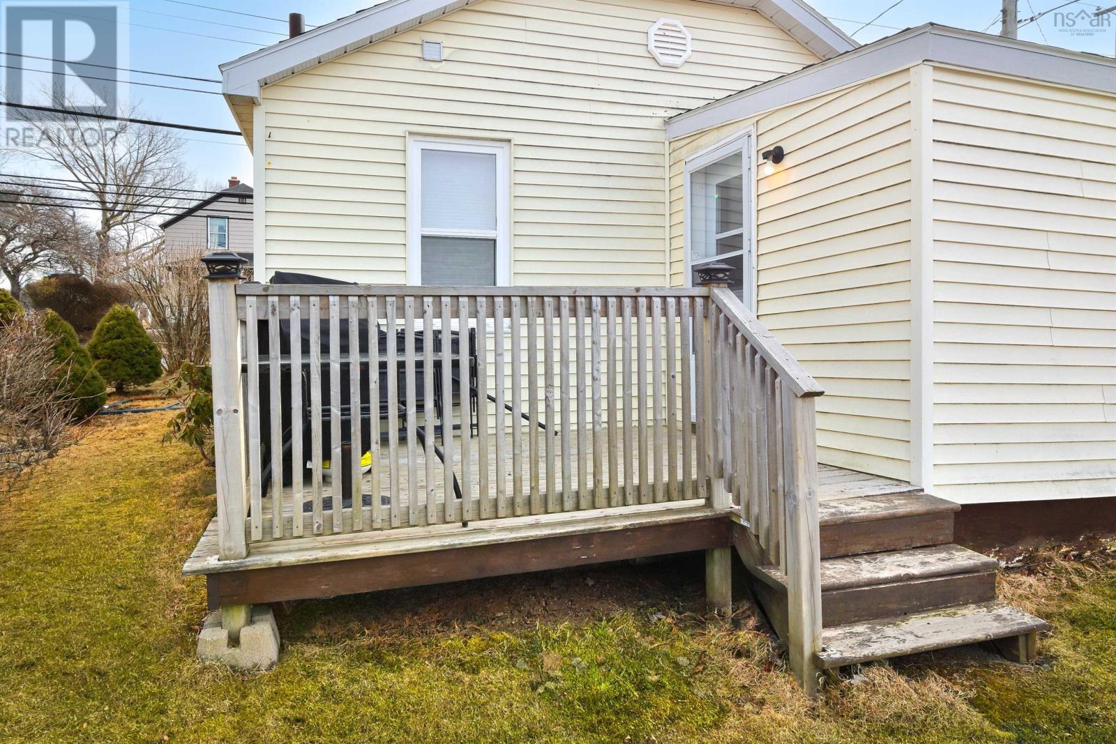 105 Welton Street    Sydney, Sydney, Nova Scotia  B1P 5R6 - Photo 4 - 202405908