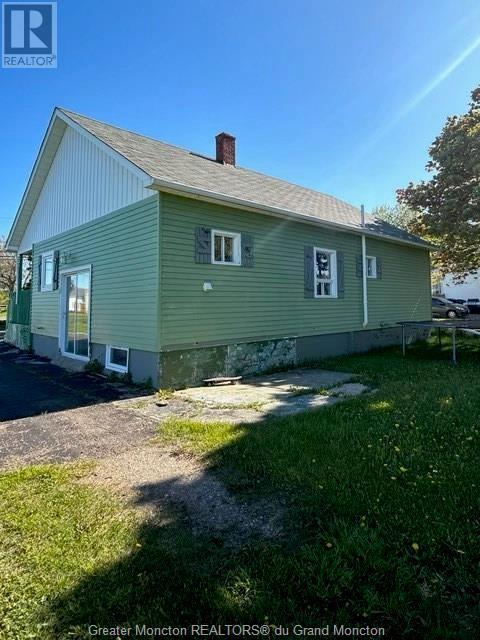 369 St-Pierre Est, Caraquet, New Brunswick  E1W 1B4 - Photo 3 - M158322