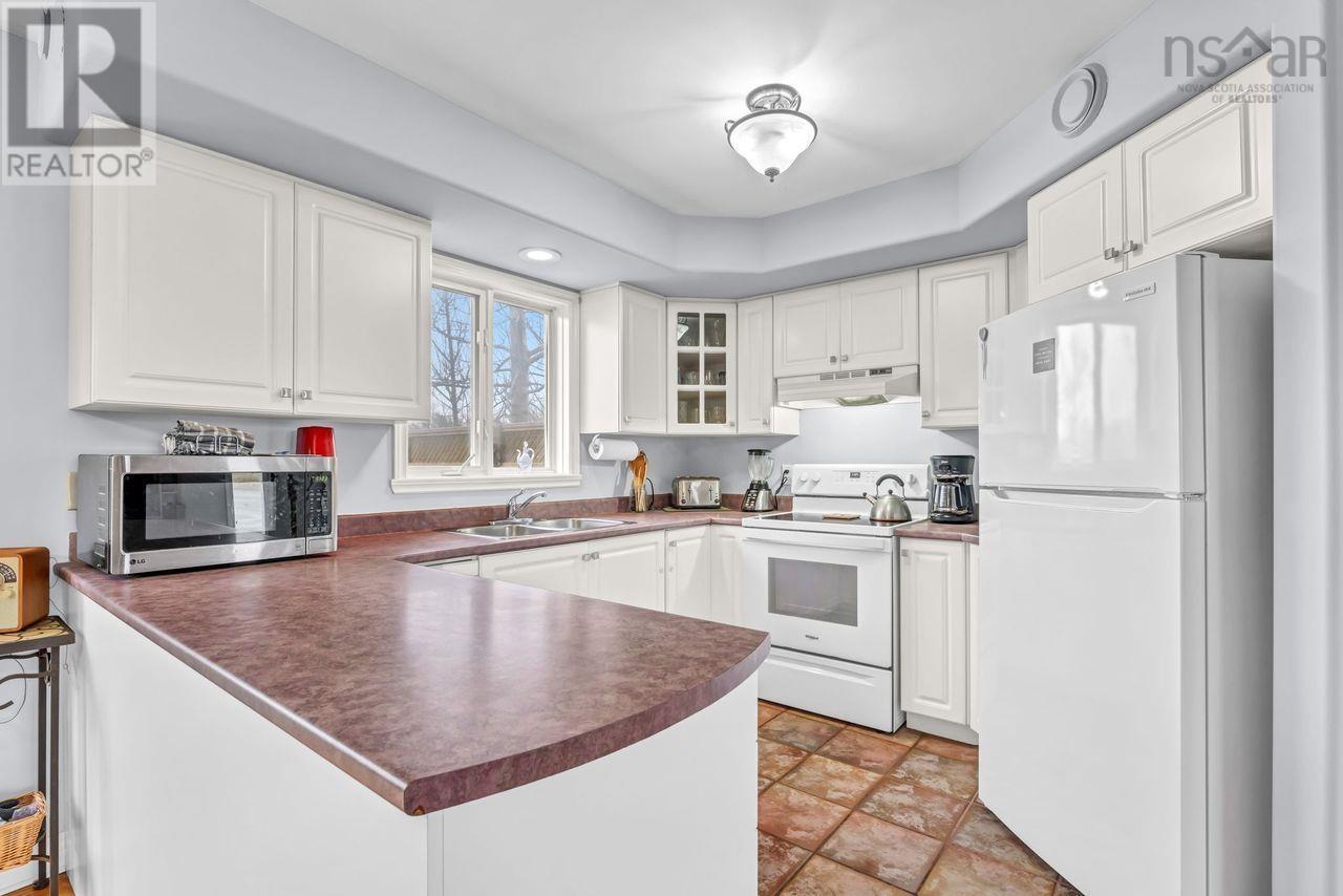26 Kings Road, Lower Sackville, Nova Scotia  B4C 3S6 - Photo 18 - 202405804