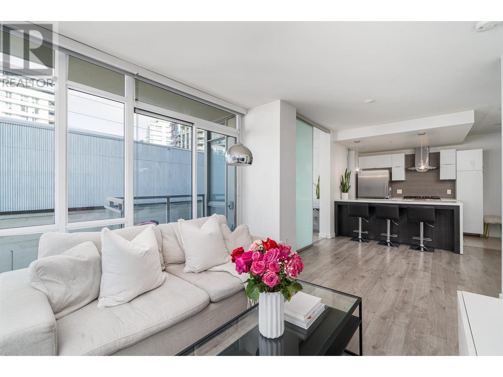 302 1775 Quebec Street, Vancouver, British Columbia  V5T 0E3 - Photo 4 - R2865504