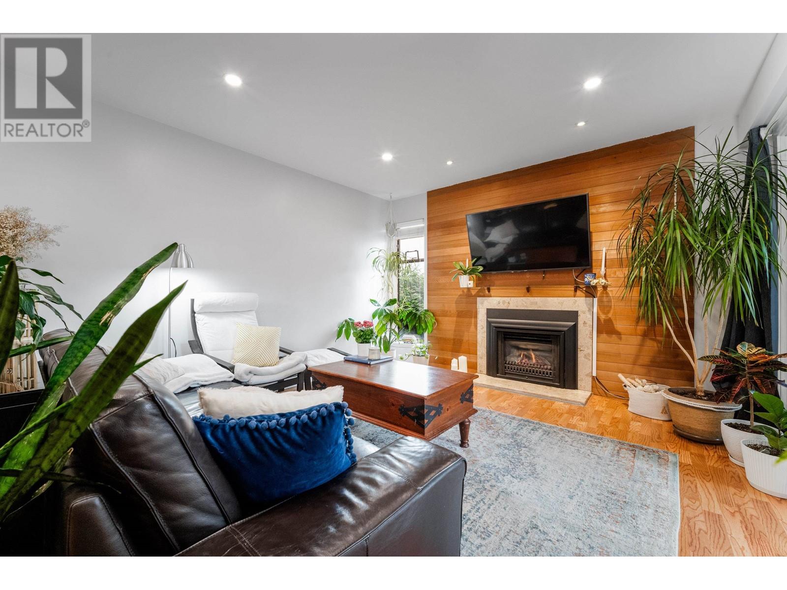 301 1717 Haro Street, Vancouver, British Columbia  V6G 1H1 - Photo 2 - R2865543