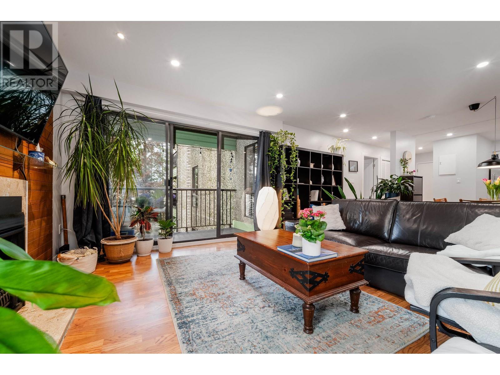 301 1717 Haro Street, Vancouver, British Columbia  V6G 1H1 - Photo 3 - R2865543
