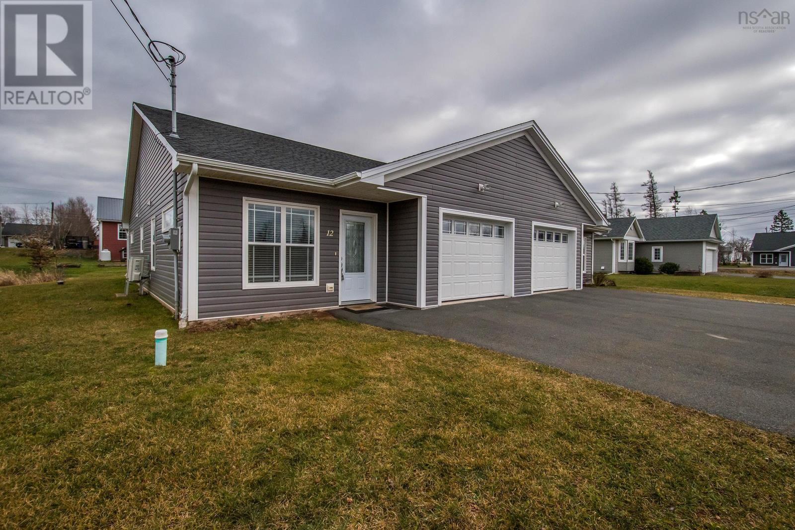 10 & 12 Corey Drive, Brookside, Nova Scotia  B2N 6G7 - Photo 2 - 202405949