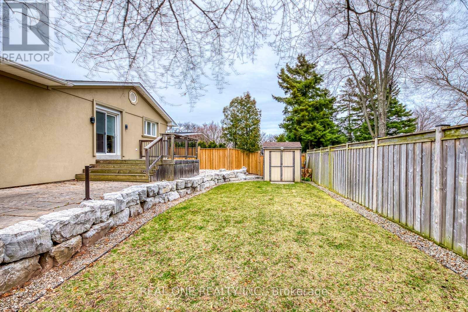 1216 Holton Heights Dr, Oakville, Ontario  L6H 2E7 - Photo 34 - W8197216