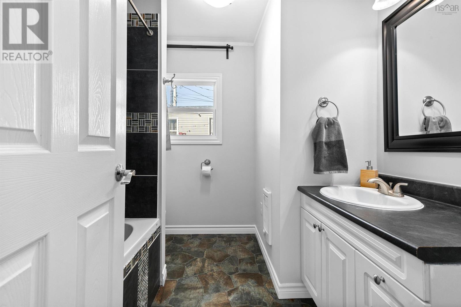 10 Hillside Drive, Harrietsfield, Nova Scotia  B3V 1A8 - Photo 21 - 202405968