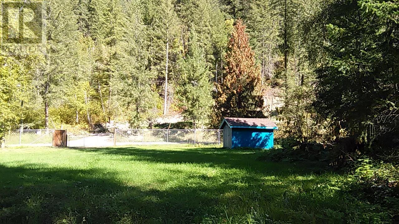 1401 Davy Road, Clearwater, British Columbia  V0E 1N1 - Photo 3 - 177540
