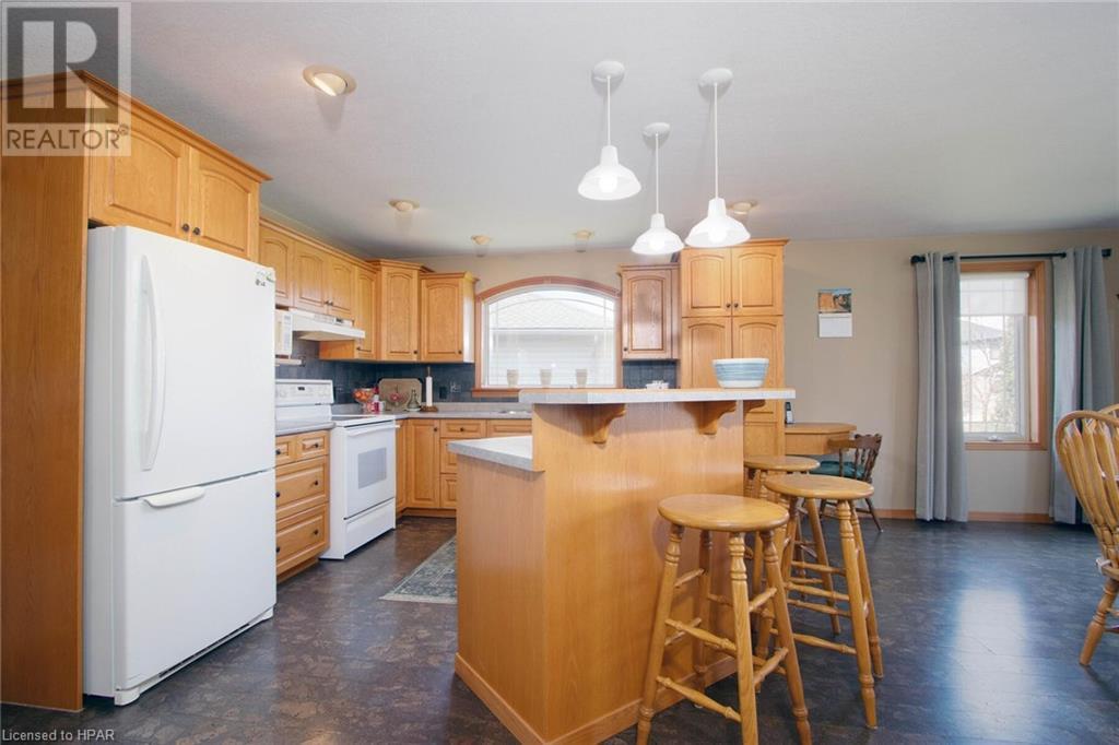 226 Jordan Crescent, Mitchell, Ontario  N0K 1N0 - Photo 9 - 40561524