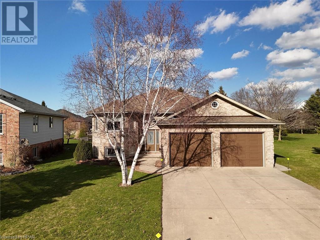 226 Jordan Crescent, Mitchell, Ontario  N0K 1N0 - Photo 2 - 40561524