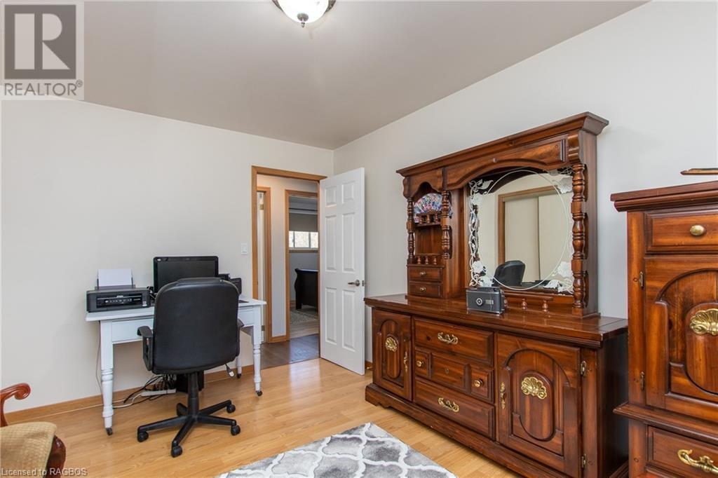 362511 Lindenwood Road, Georgian Bluffs, Ontario  N0H 2T0 - Photo 21 - 40565600