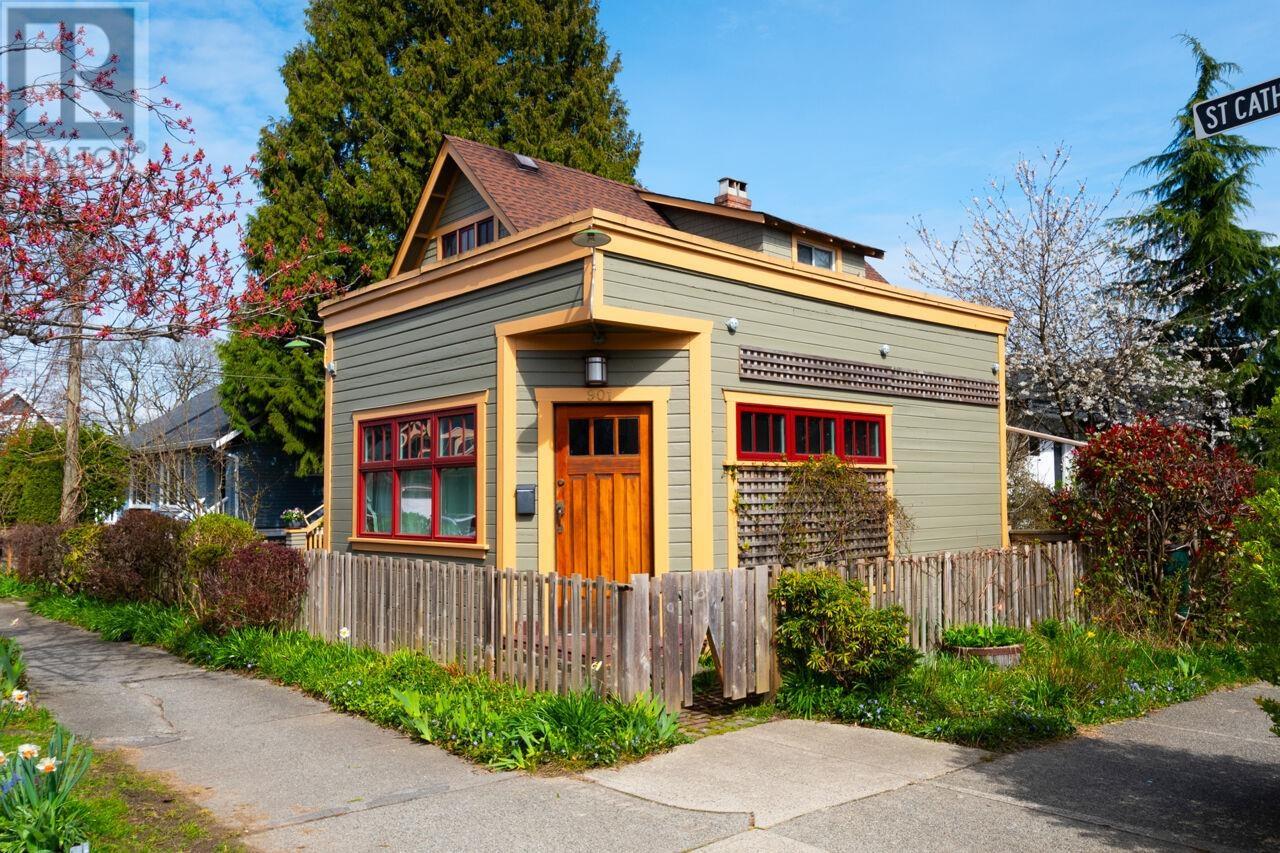 2648 St. Catherines Street, Vancouver, British Columbia  V5T 3Y4 - Photo 2 - R2864549