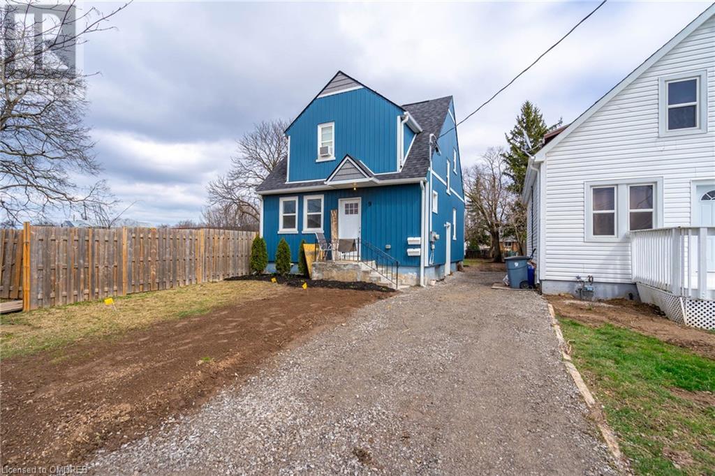9 Merigold Street, St. Catharines, Ontario  L2S 2N4 - Photo 2 - 40565732