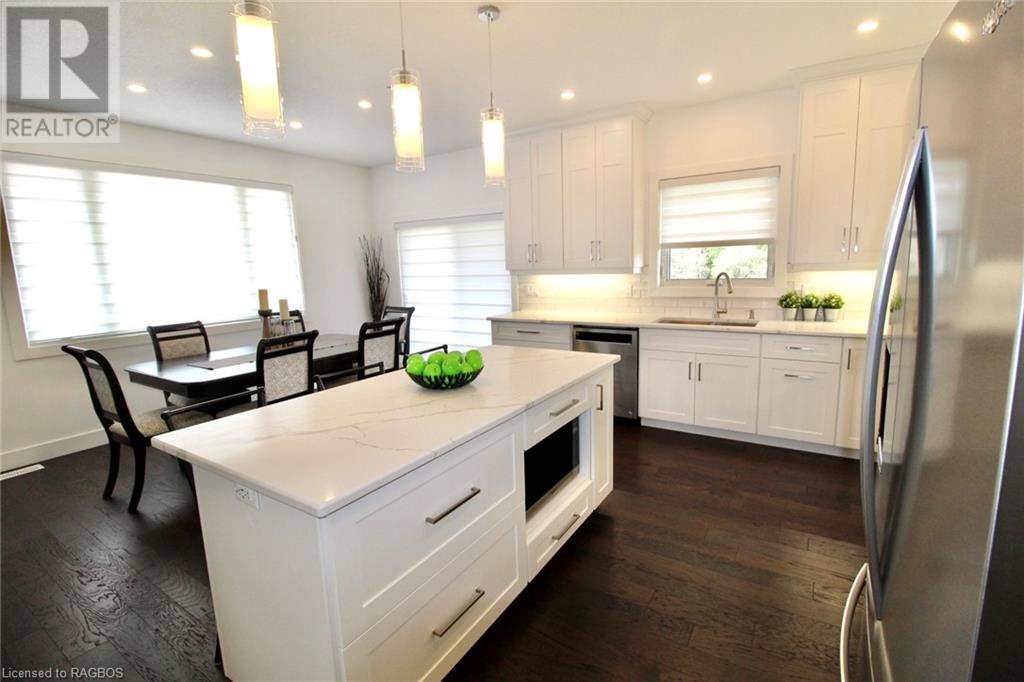 225 Devinwood Avenue, Walkerton, Ontario  N0G 2V0 - Photo 11 - 40559774