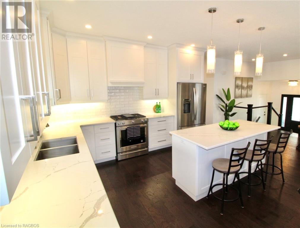 225 Devinwood Avenue, Walkerton, Ontario  N0G 2V0 - Photo 12 - 40559774