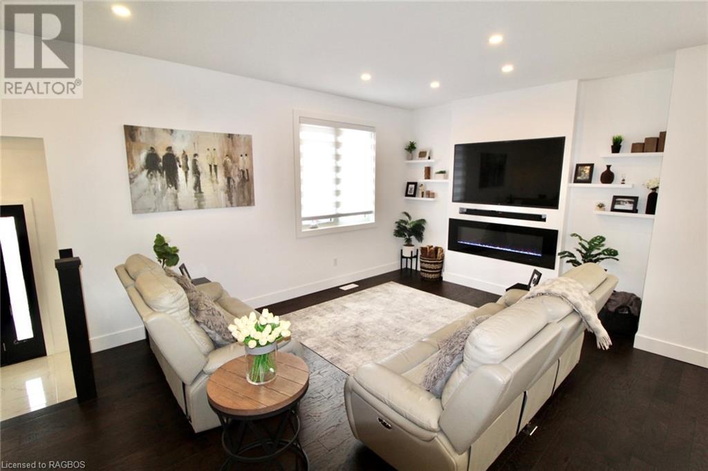 225 Devinwood Avenue, Walkerton, Ontario  N0G 2V0 - Photo 6 - 40559774