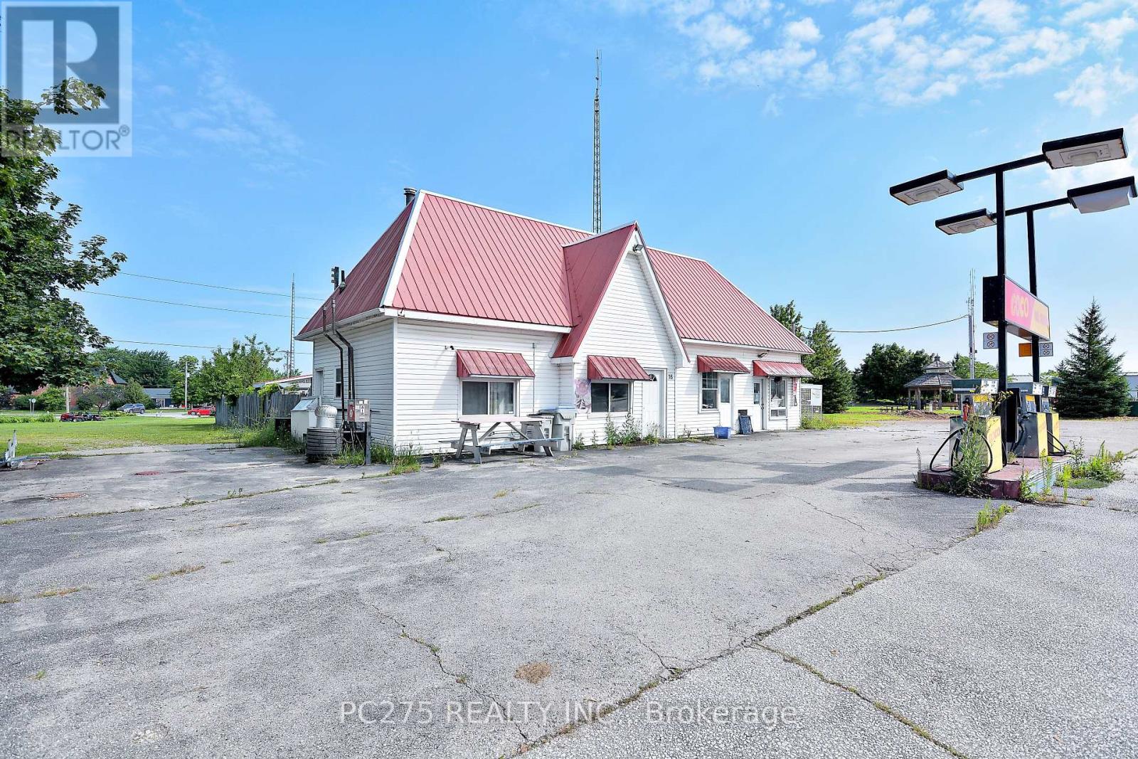 78 Main Street, Lambton Shores, Ontario  N0M 2N0 - Photo 2 - X8198134