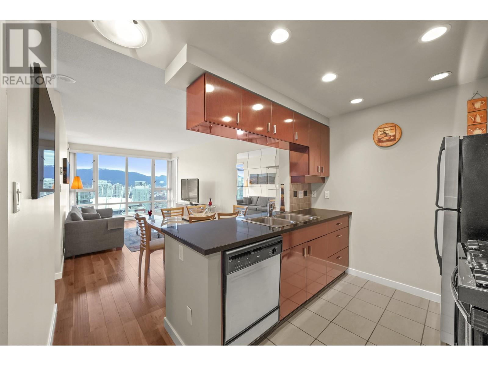 3802 1033 Marinaside Crescent, Vancouver, British Columbia  V6Z 3A3 - Photo 2 - R2865601