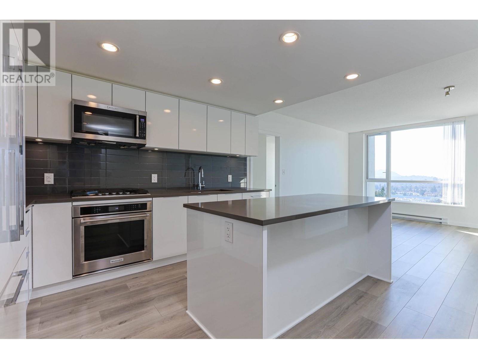 2205 3096 Windsor Gate, Coquitlam, British Columbia  V3B 0P4 - Photo 3 - R2865634