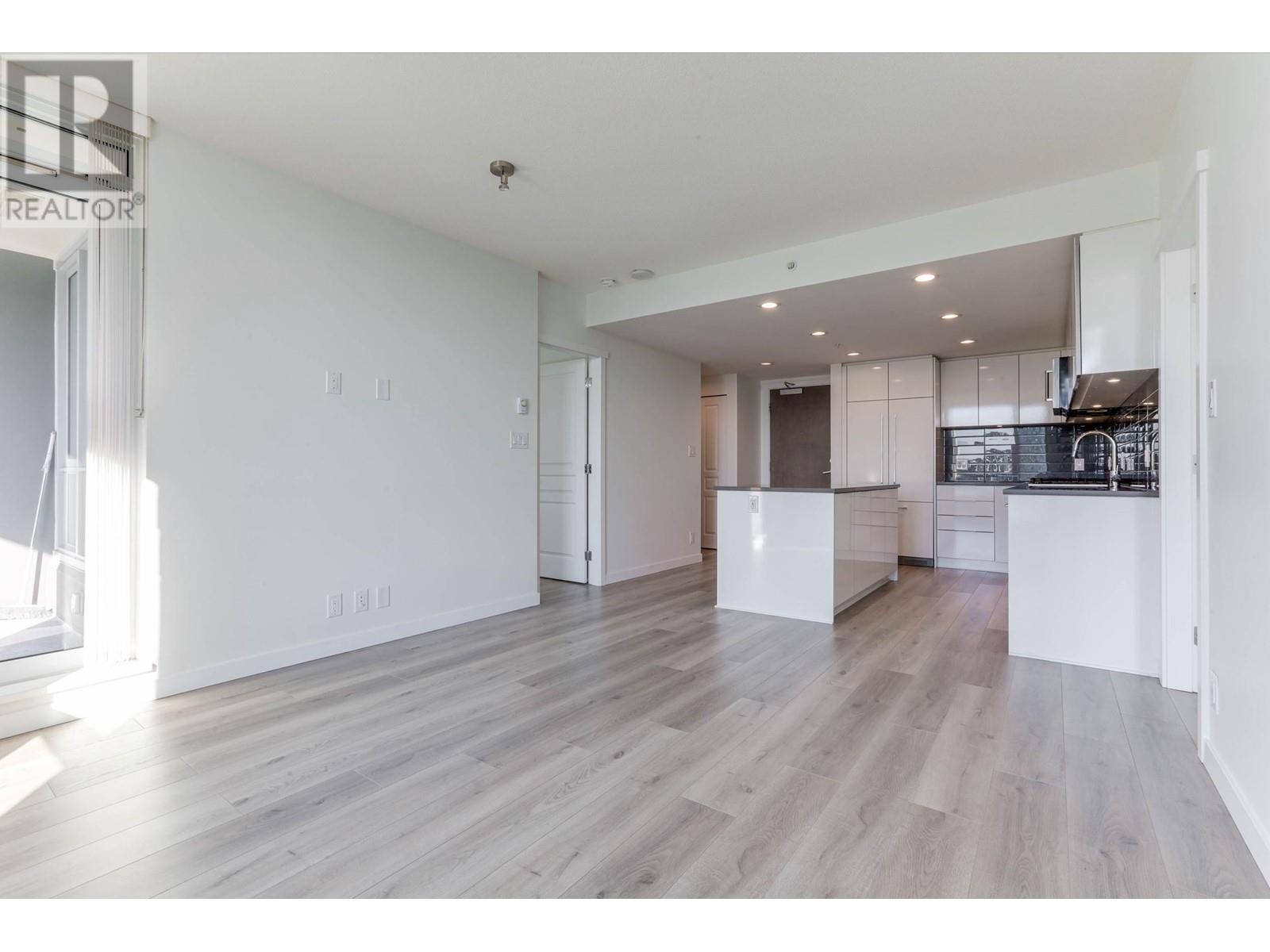 2205 3096 Windsor Gate, Coquitlam, British Columbia  V3B 0P4 - Photo 4 - R2865634