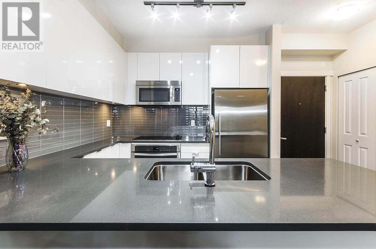 320 2665 Mountain Highway, North Vancouver, British Columbia  V7J 0A8 - Photo 5 - R2865669