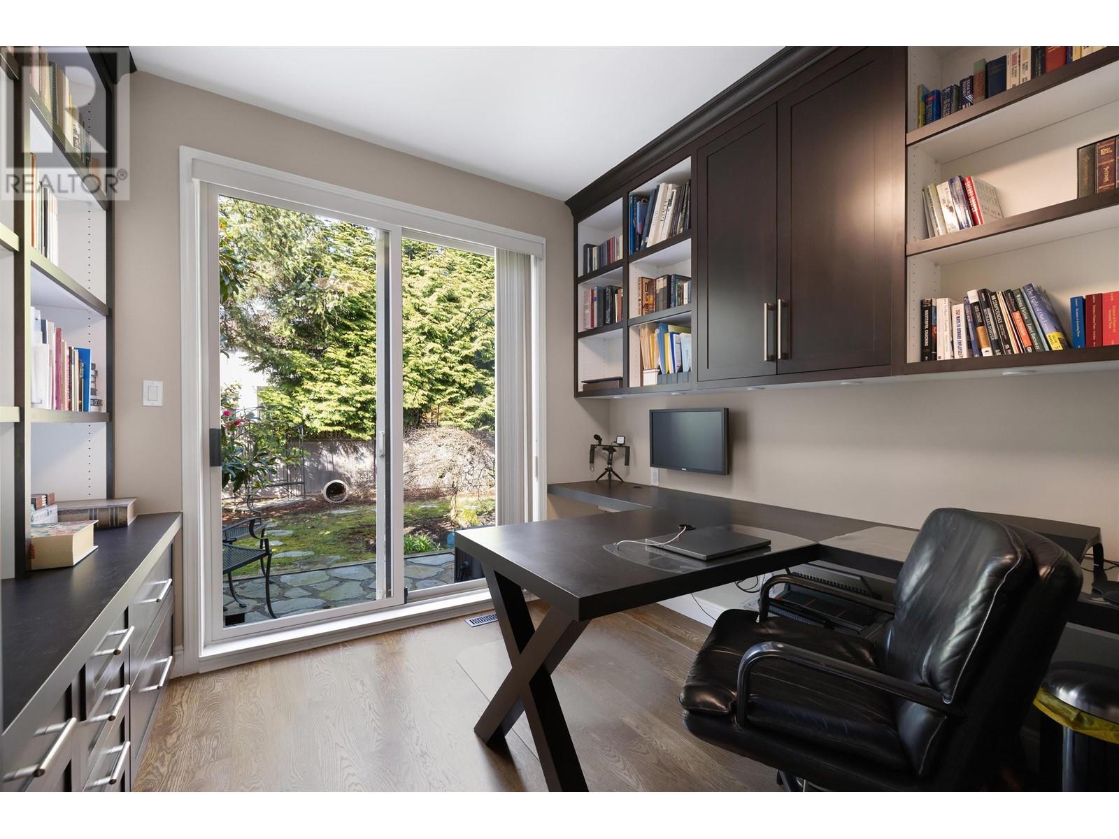 1907 Esquimalt Avenue, West Vancouver, British Columbia  V7V 1S2 - Photo 13 - R2865566