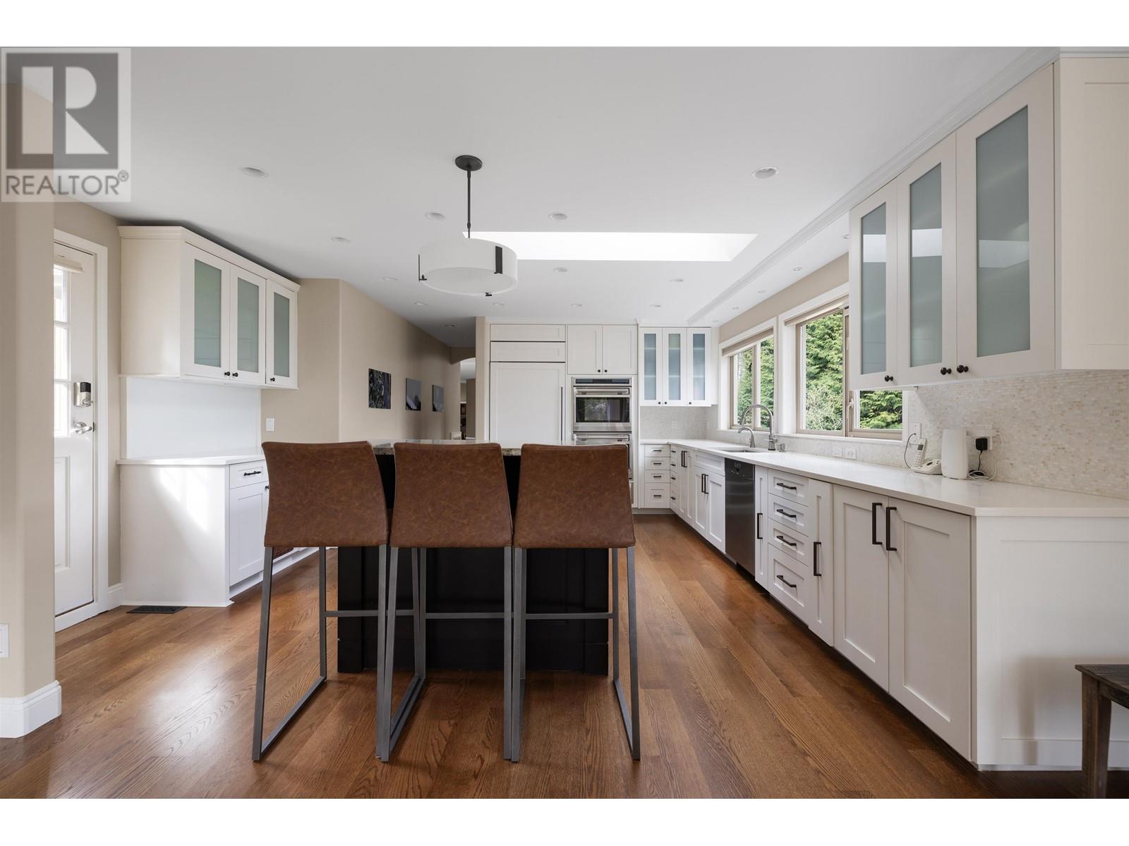 1907 Esquimalt Avenue, West Vancouver, British Columbia  V7V 1S2 - Photo 4 - R2865566