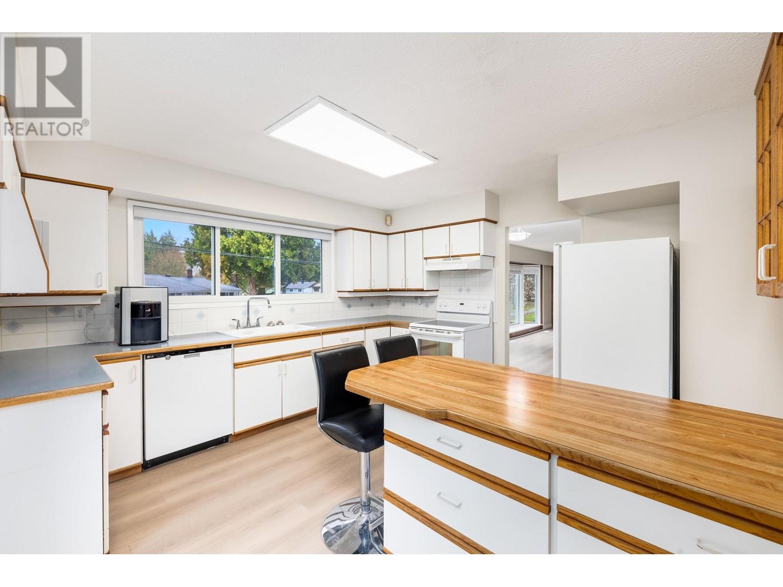 2631 Gordon Avenue, Port Coquitlam, British Columbia  V3C 3W6 - Photo 12 - R2865613