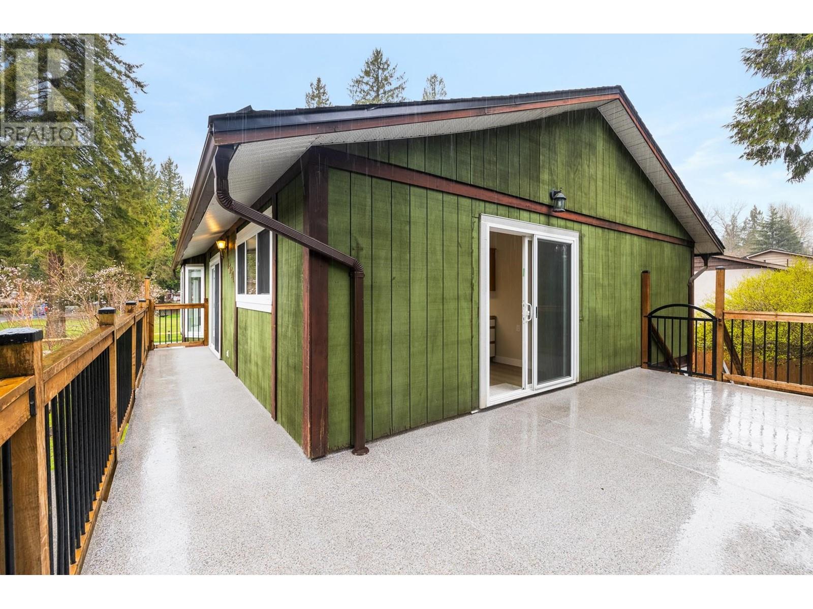 2631 Gordon Avenue, Port Coquitlam, British Columbia  V3C 3W6 - Photo 4 - R2865613