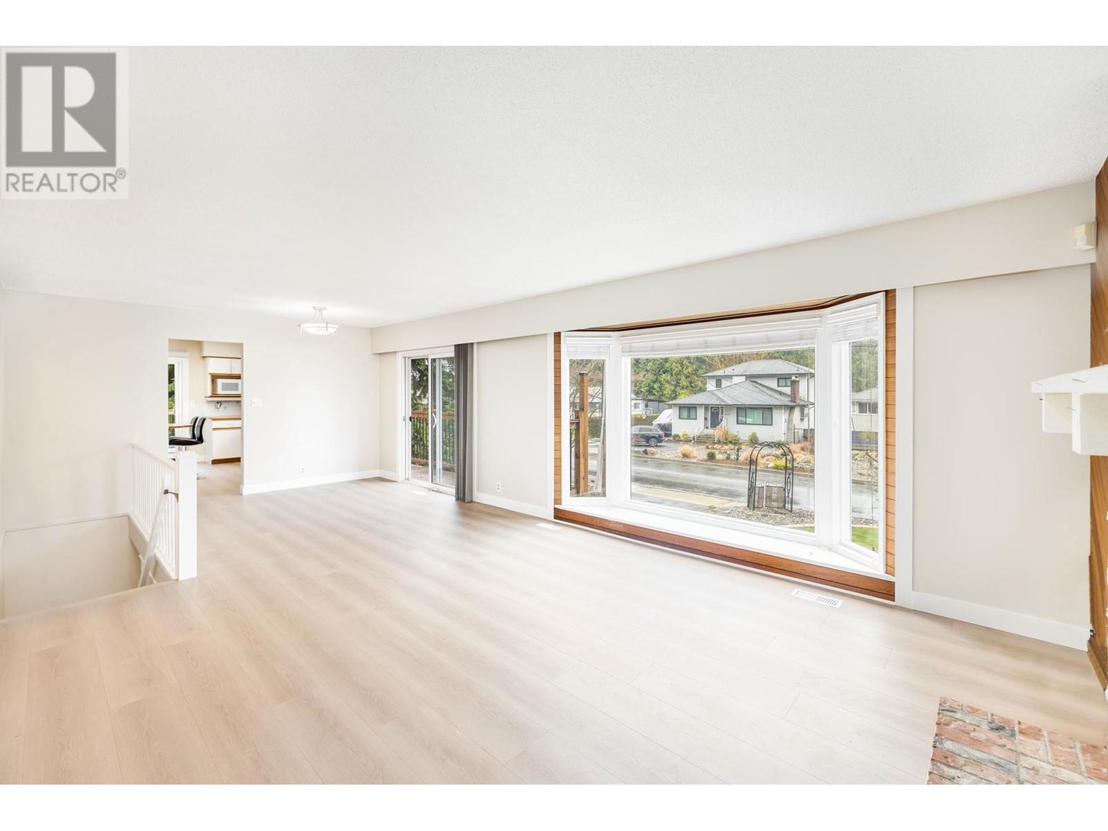 2631 Gordon Avenue, Port Coquitlam, British Columbia  V3C 3W6 - Photo 6 - R2865613