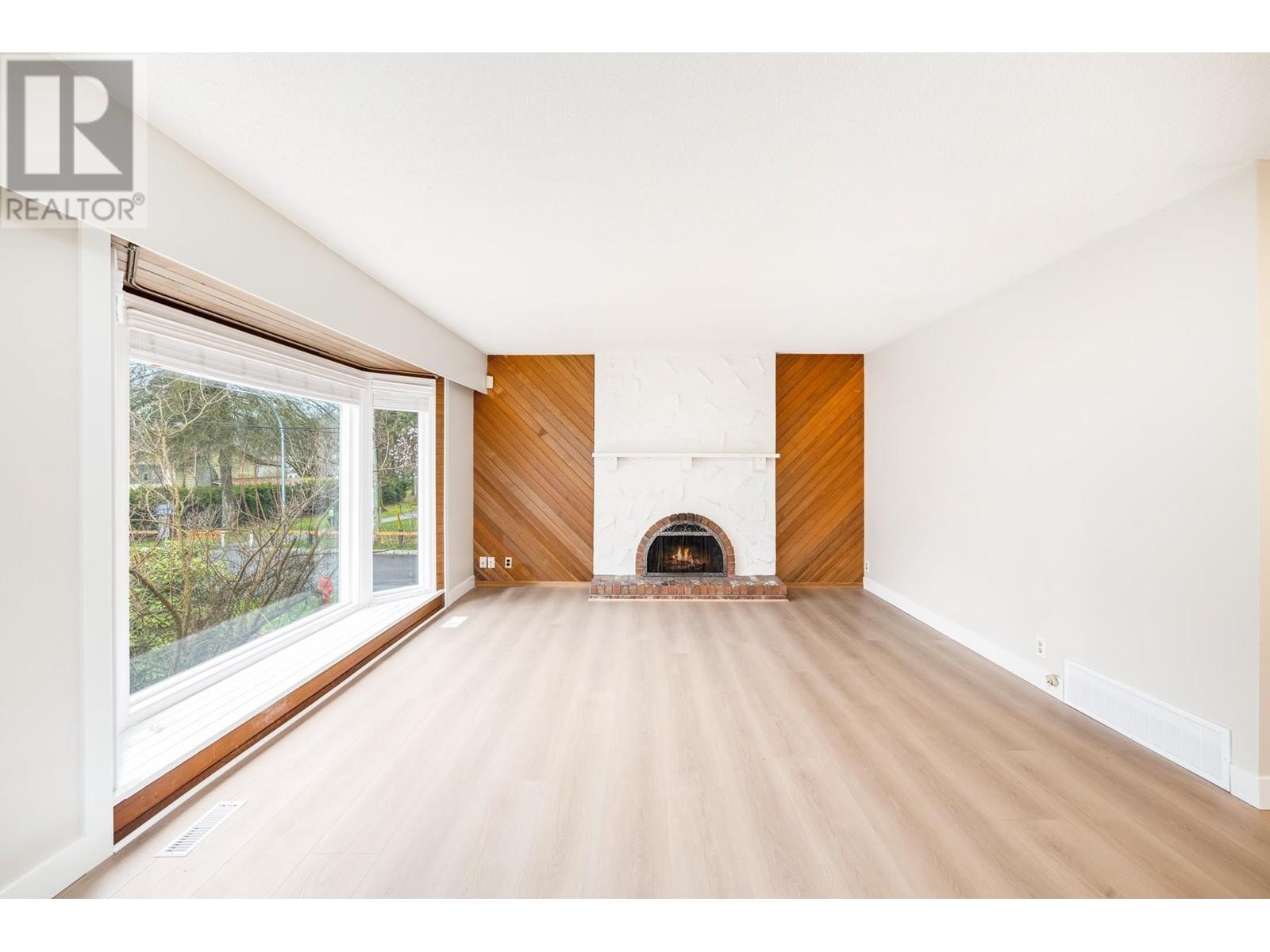 2631 Gordon Avenue, Port Coquitlam, British Columbia  V3C 3W6 - Photo 8 - R2865613