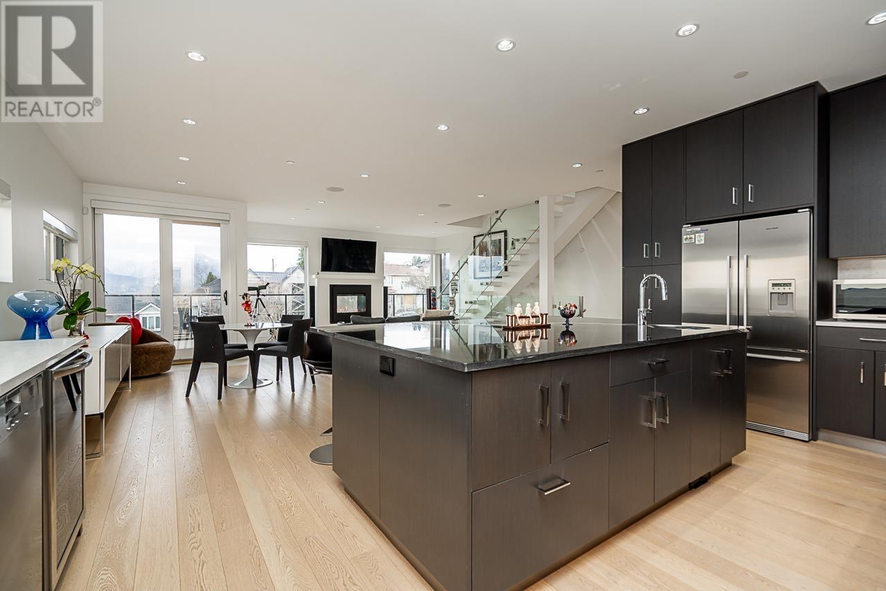 3586 Mcgill Street, Vancouver, British Columbia  V5K 1J1 - Photo 10 - R2865628