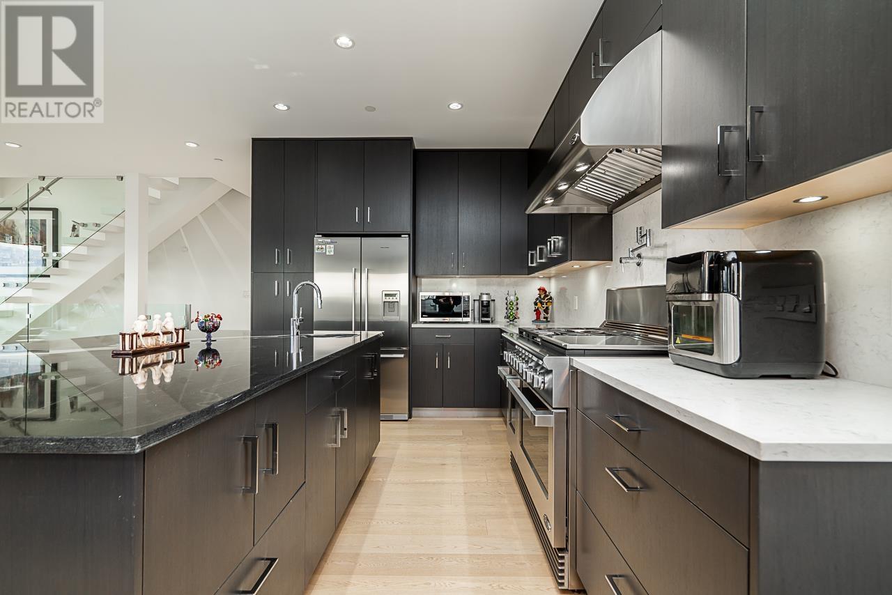 3586 Mcgill Street, Vancouver, British Columbia  V5K 1J1 - Photo 11 - R2865628