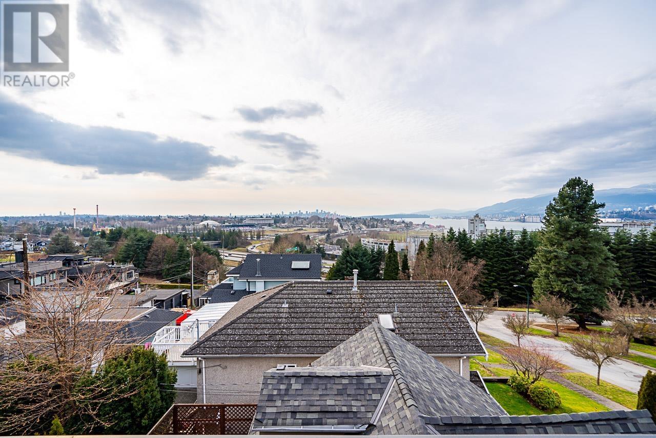 3586 Mcgill Street, Vancouver, British Columbia  V5K 1J1 - Photo 3 - R2865628