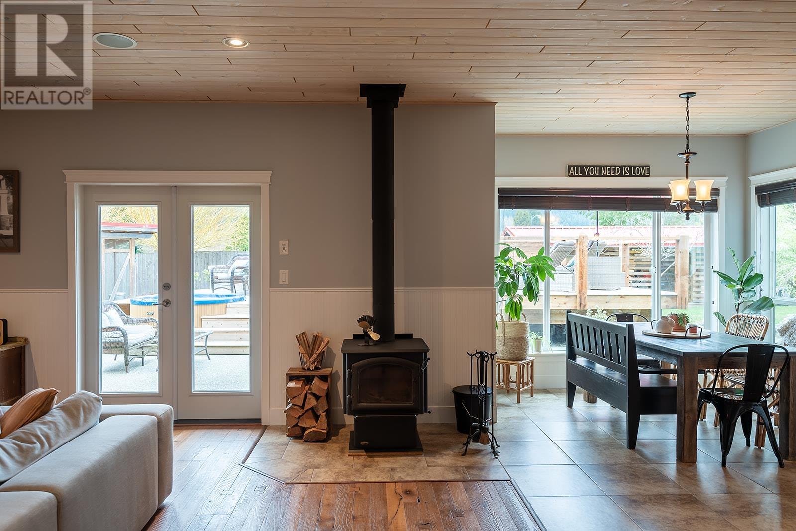 1444 Moondance Place, Gibsons, British Columbia  V0N 1V5 - Photo 6 - R2865629