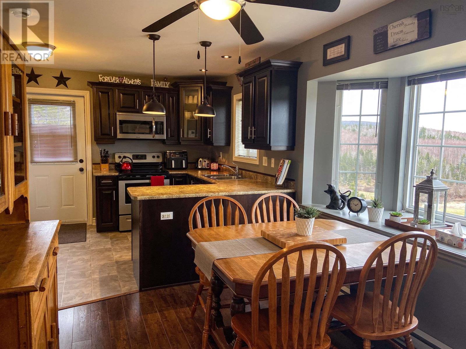 20 Hilltop Lane, Inverness, Nova Scotia  B0E 1N0 - Photo 4 - 202406016