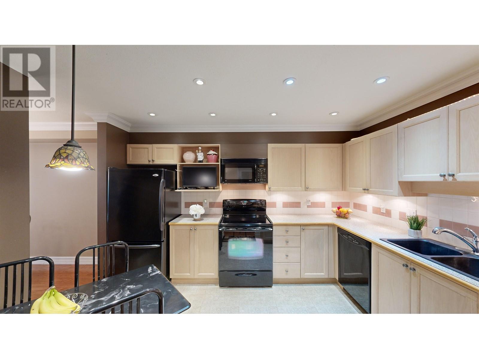 204 6737 Station Hill Court, Burnaby, British Columbia  V3N 4V2 - Photo 17 - R2864521