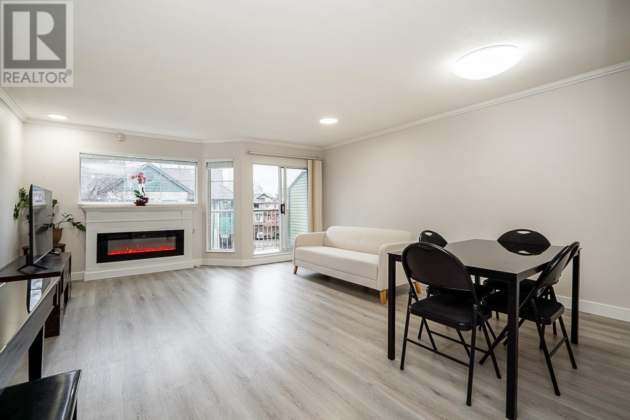 18 1318 Brunette Avenue, Coquitlam, British Columbia  V3K 6R1 - Photo 2 - R2865623