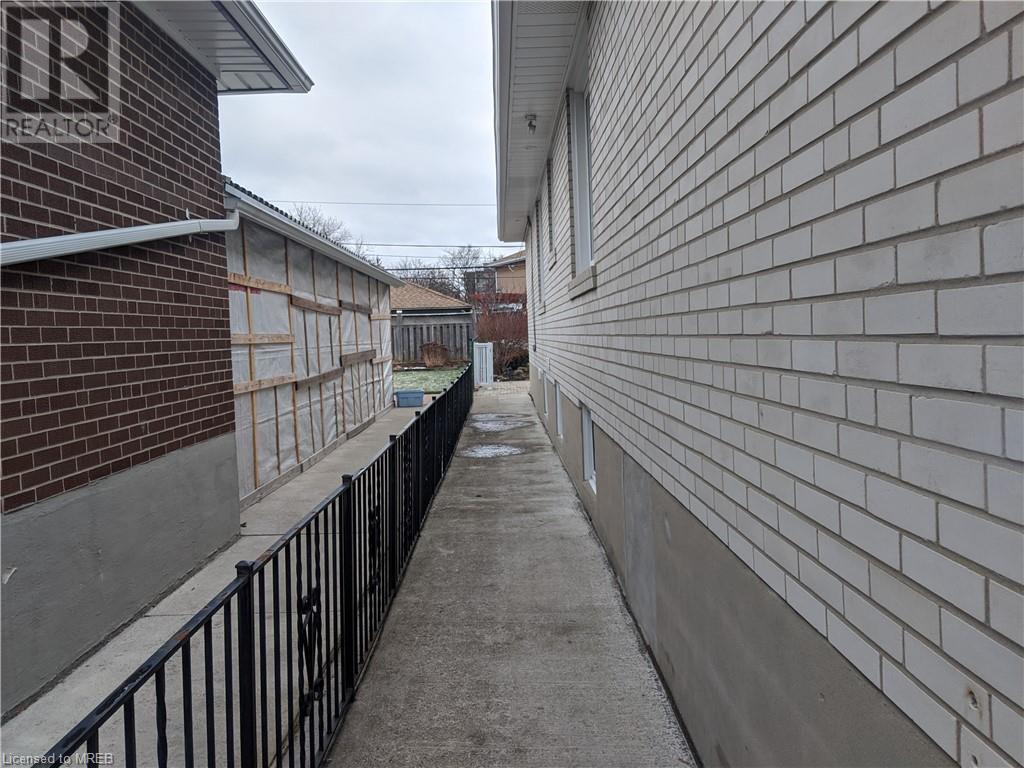 78 Brampton Road Unit# Lower, Toronto, Ontario  M9R 3J9 - Photo 4 - 40565864