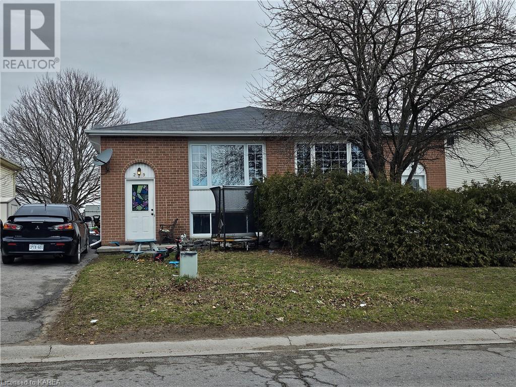279 Kingsdale Avenue, Kingston, Ontario  K7M 8H8 - Photo 3 - 40565685