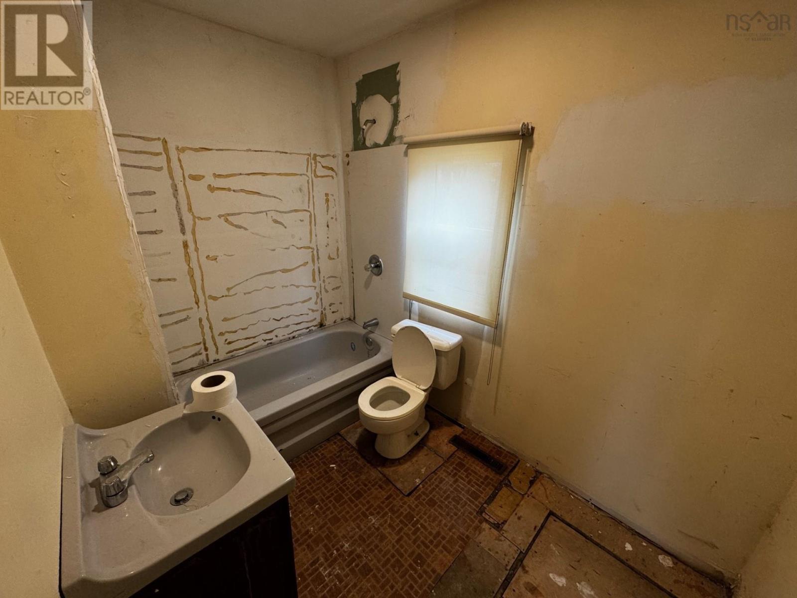 21 Mountain Avenue, Dartmouth, Nova Scotia  B2X 1E9 - Photo 10 - 202406042