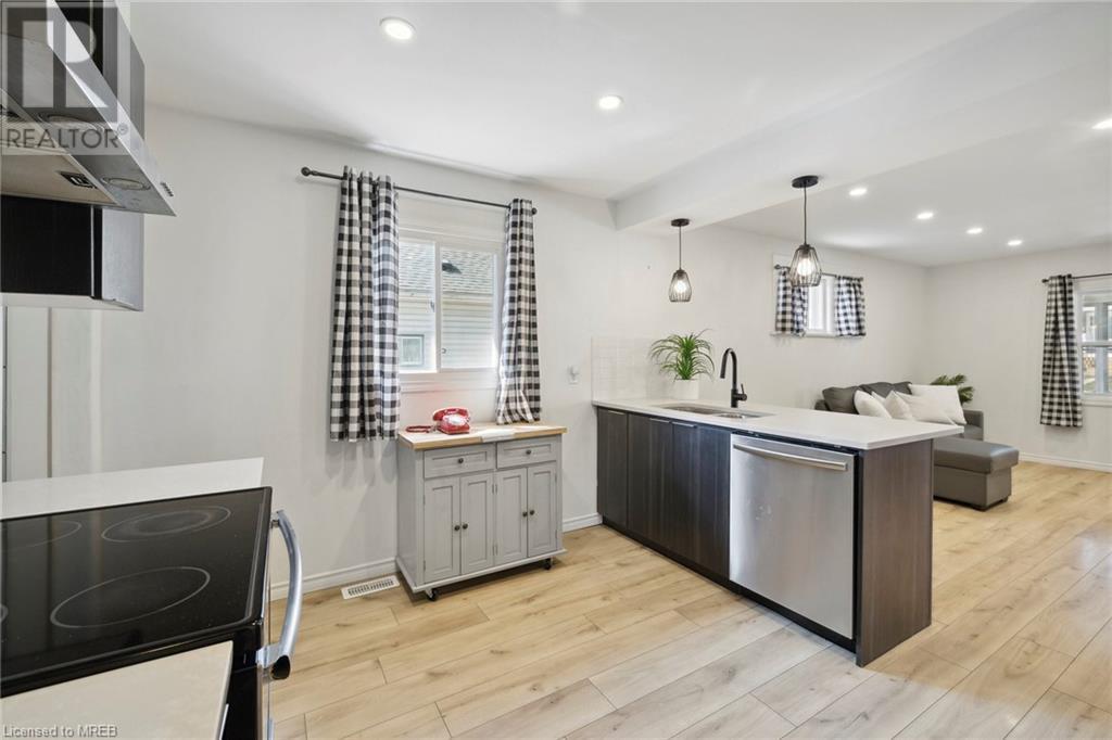 4566 Sixth Avenue, Niagara Falls, Ontario  L2E 4T3 - Photo 15 - 40565111