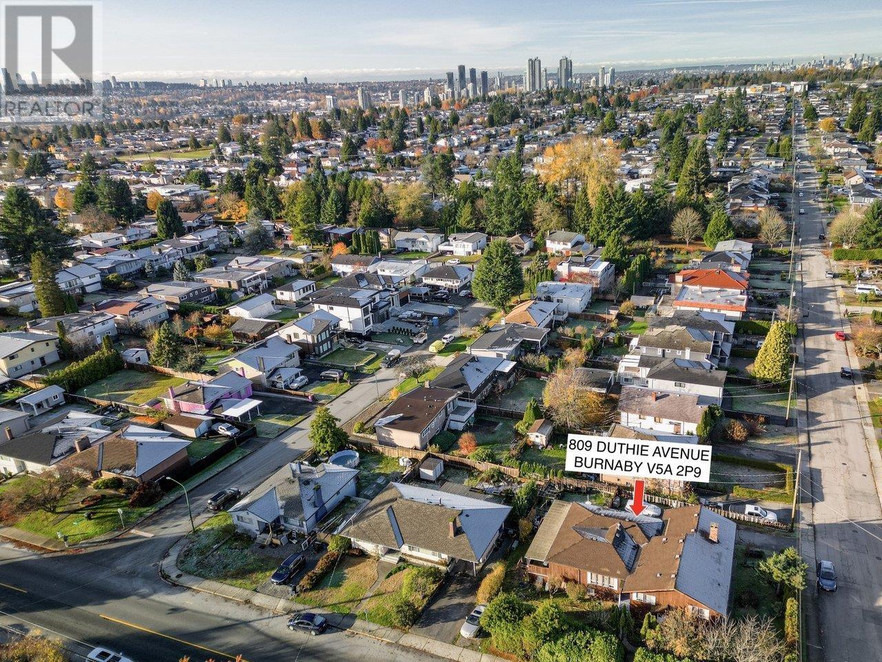 809-811 Duthie Avenue, Burnaby, British Columbia  V5A 2P9 - Photo 10 - R2865715