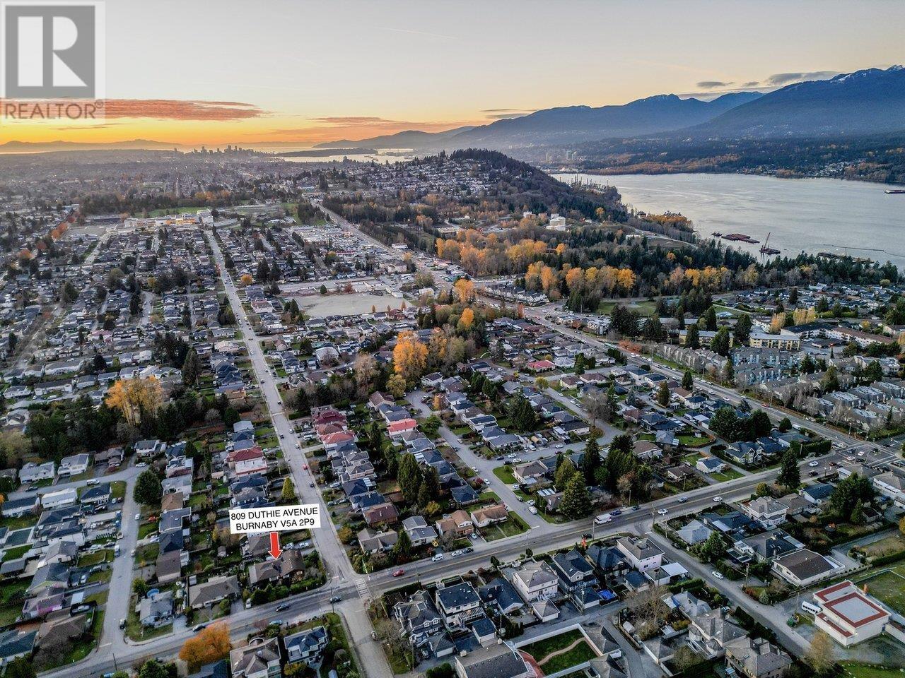 809-811 Duthie Avenue, Burnaby, British Columbia  V5A 2P9 - Photo 12 - R2865715