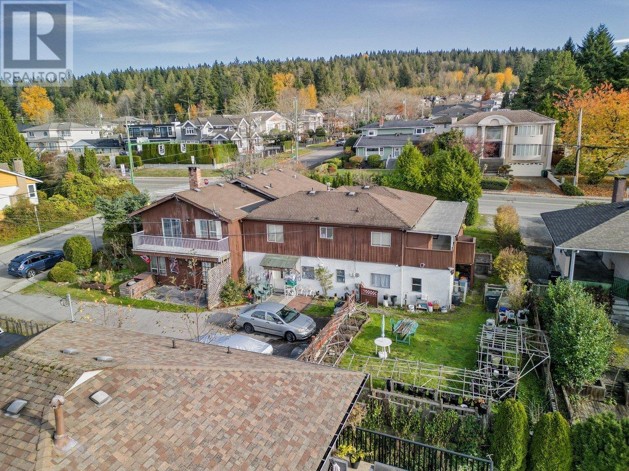 809-811 Duthie Avenue, Burnaby, British Columbia  V5A 2P9 - Photo 3 - R2865715