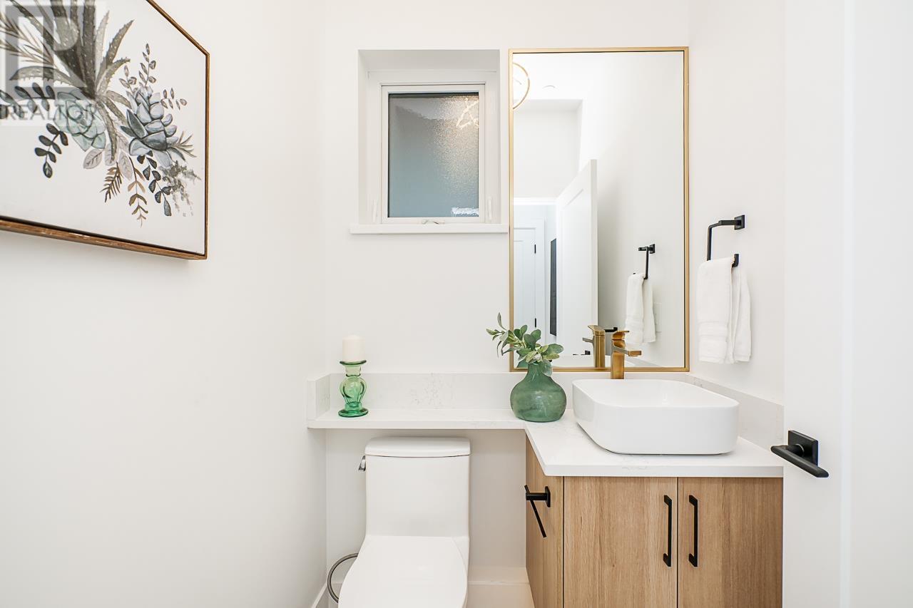 3564 Triumph Street, Vancouver, British Columbia  V5K 1V1 - Photo 11 - R2865746