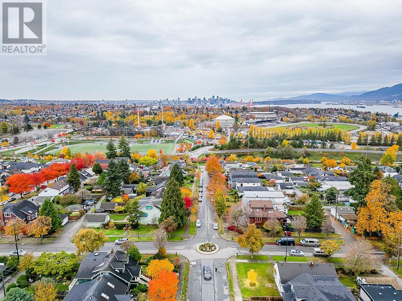 3564 Triumph Street, Vancouver, British Columbia  V5K 1V1 - Photo 31 - R2865746