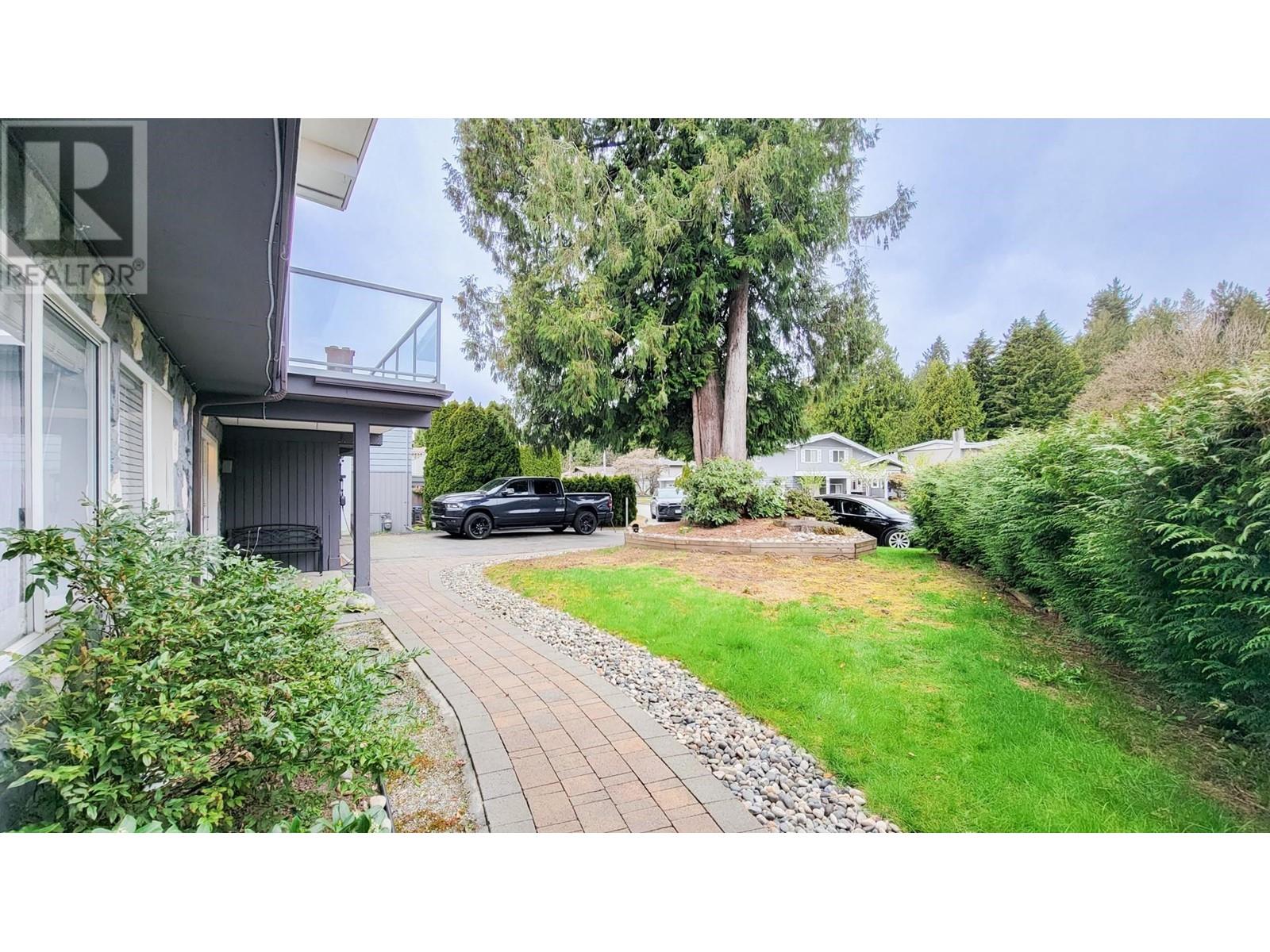 1142 Blue Heron Crescent, Port Coquitlam, British Columbia  V3B 1X1 - Photo 3 - R2865768